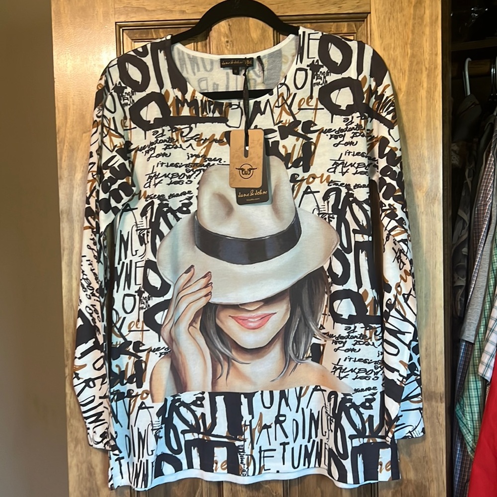 Jane & John Graphic Blouse